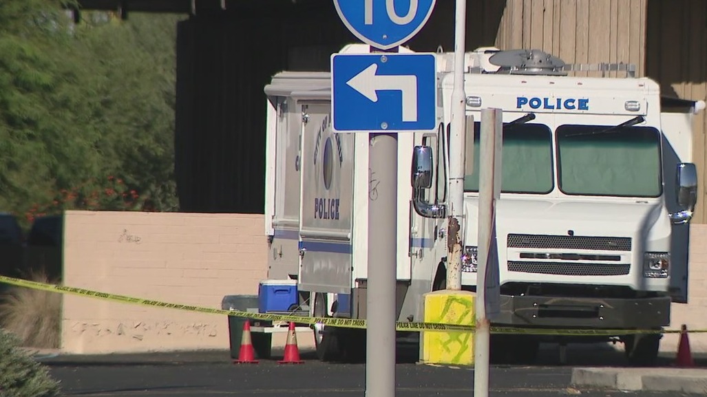 Phoenix man found shot under bridge near 20th Street and McDowell Road
